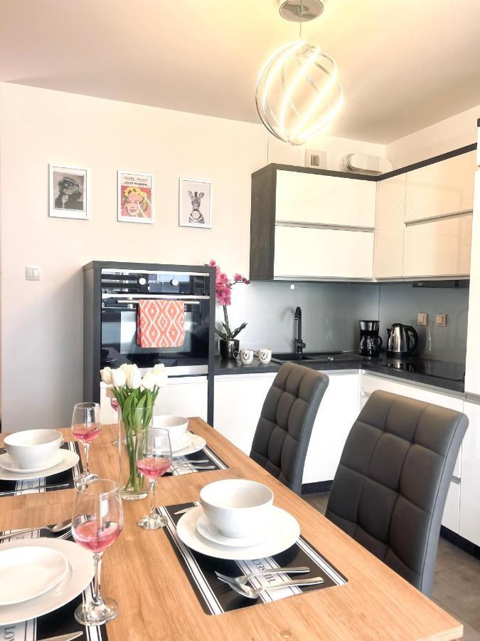 Downtownapartments Andy Air-Conditioned, Underground Parking Available Rzeszów Exterior foto